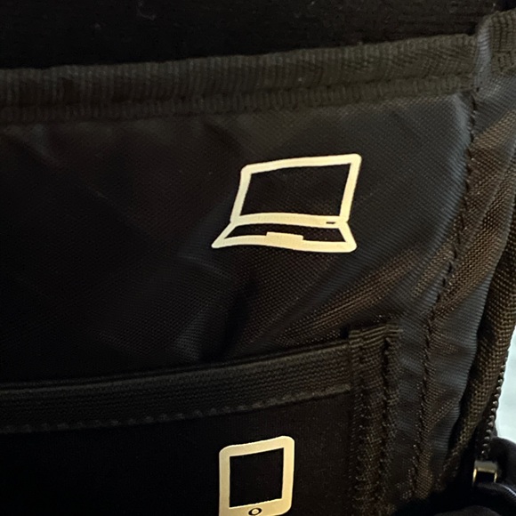 Black backpack - Picture 3 of 3